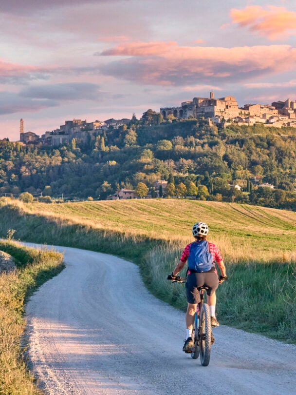 Guided Tuscany bike, wine, food tour